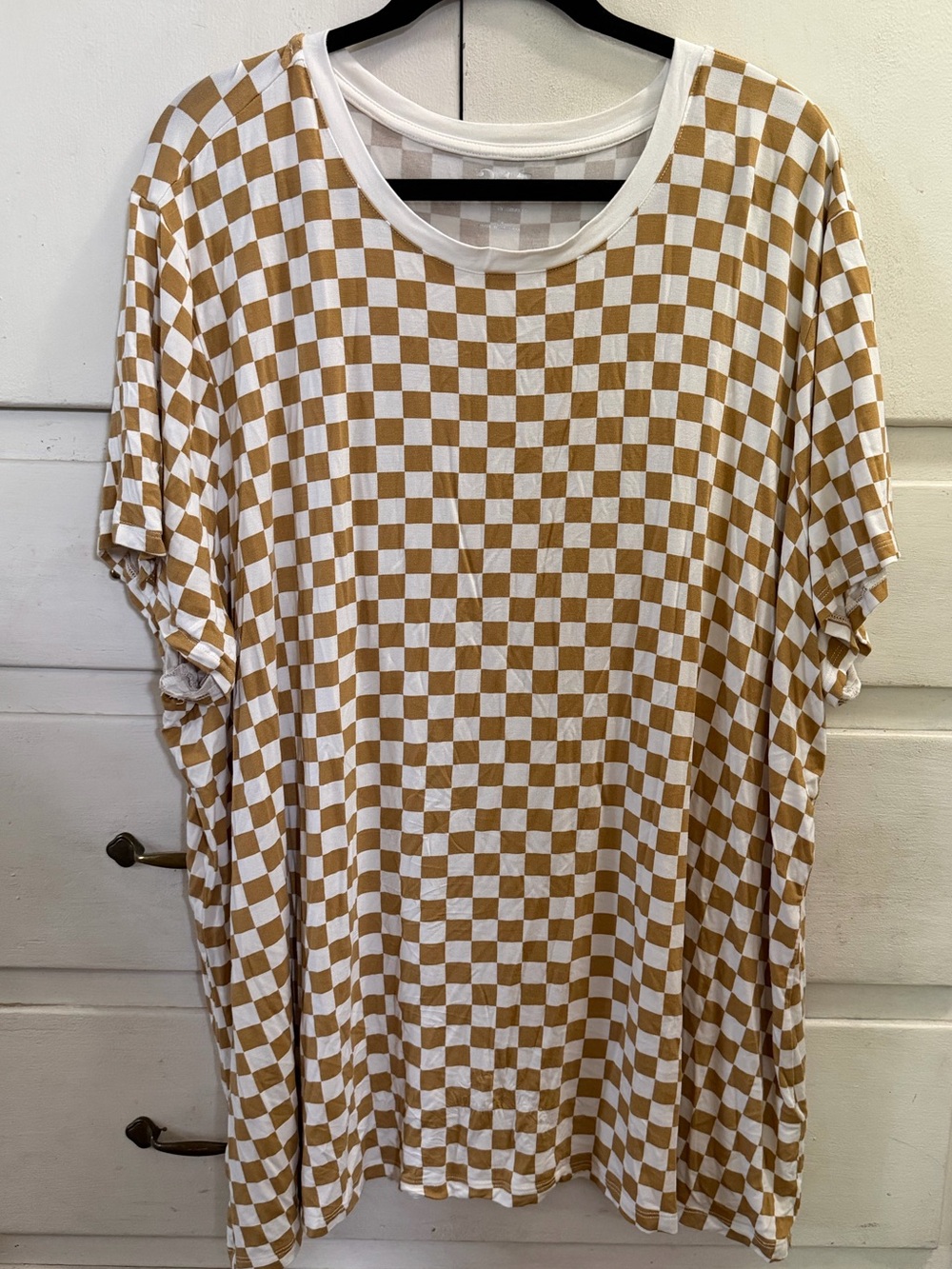 Checkerboard Short Sleeve Tee in White and Brown
